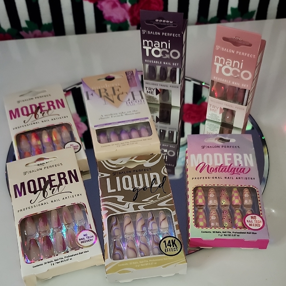Modern Nostalgia Press-On Nails - Purple and Brown